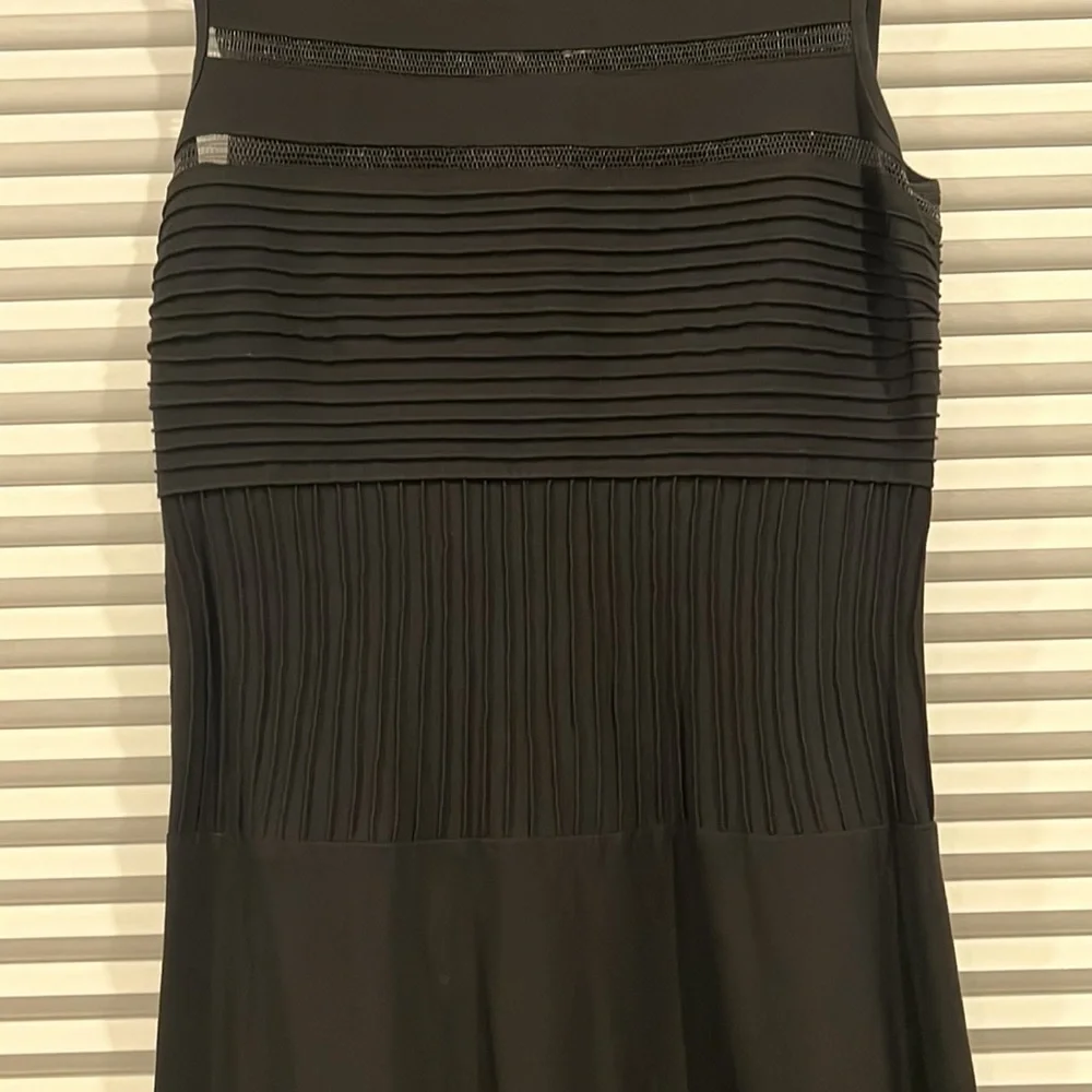 TADASHI SHOJI ILLUSION COCKTAIL DRESS W/ TULLE DETAIL & BACK ZIPPER CLOSURE - Picture 10 of 13